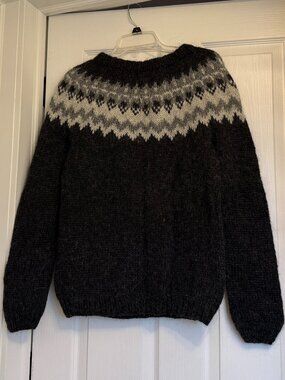 Handmade Icelandic Wool Sweater - Lopapeysa